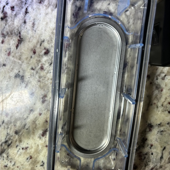 Respronics Heated Humidifier accessories and carry case 1422 hours - Picture 10 of 15